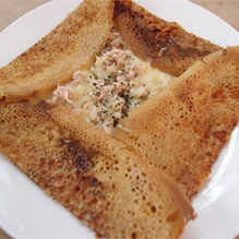 レシピ画像：ツナと玉ねぎのピザ風ガレット