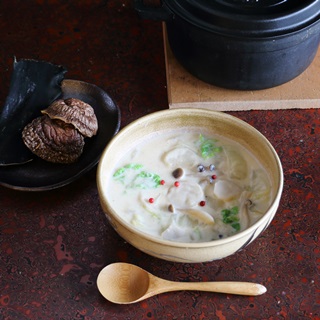 レシピ画像：里芋と白菜のそばクリームシチュー